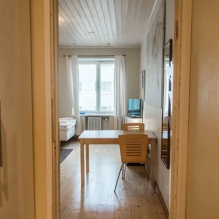 Wehost Kustaankatu * Helsinki